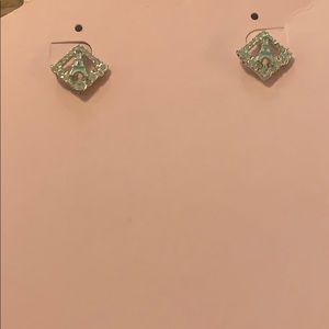 Eiffel Tower studs!